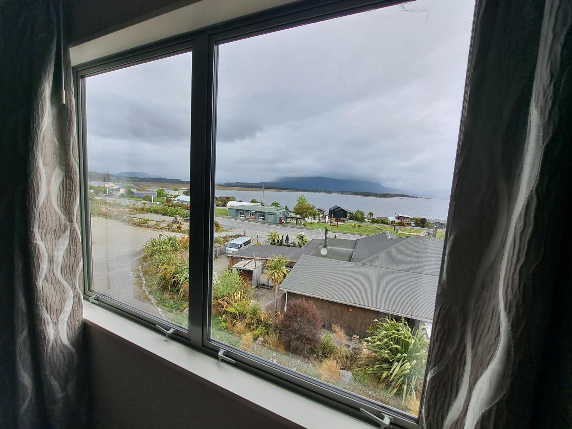 Hotel Lake Brunner Greymouth Extérieur photo